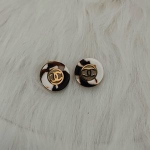 CC Tortoiseshell earrings